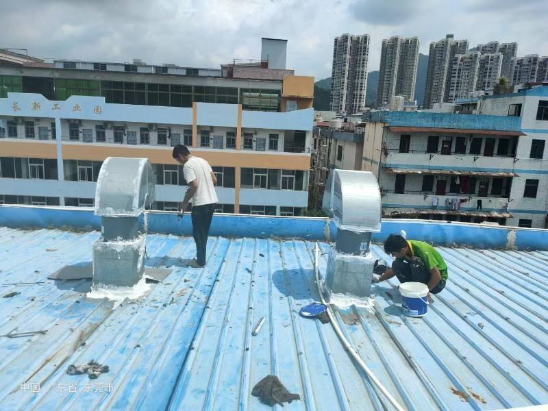 市北钢结构屋面涂料维修方法